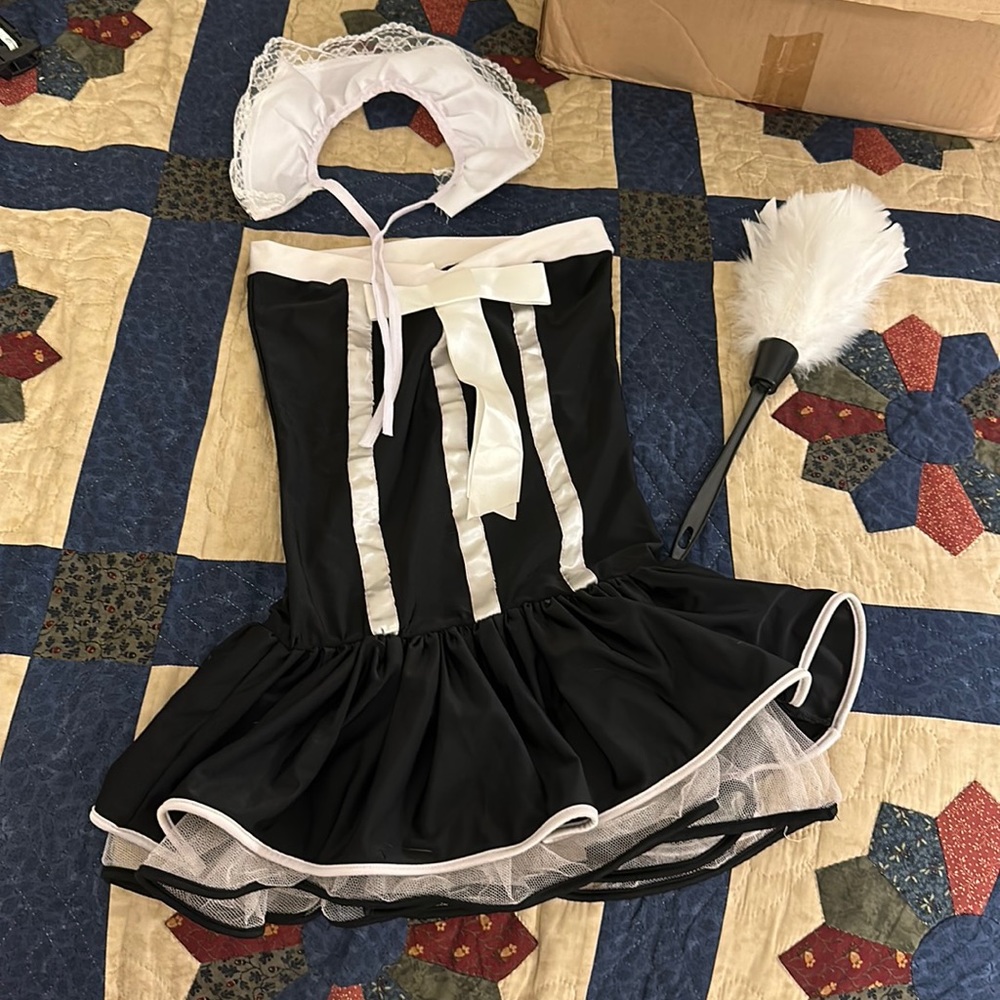 Women’s Sexy Maid Halloween Costume